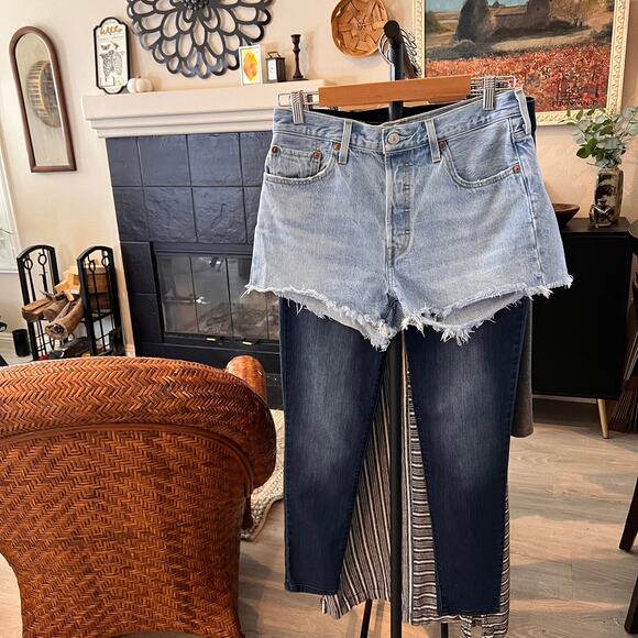 Levis Shorts Womens Size W29 Light Wash Button Fly 100% Cotton Cut Off - Picture 15 of 15